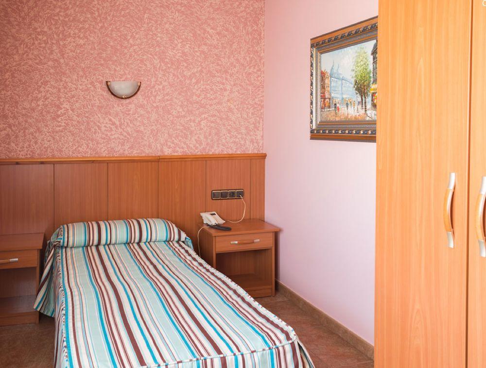 Hotel Real De Castilla 托尔德西拉斯 外观 照片