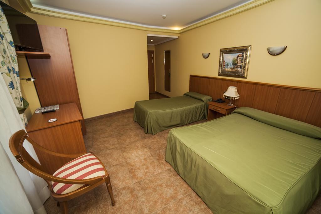 Hotel Real De Castilla 托尔德西拉斯 客房 照片