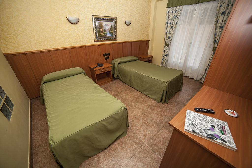 Hotel Real De Castilla 托尔德西拉斯 客房 照片