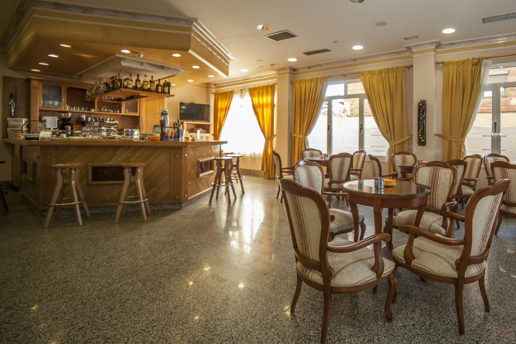 Hotel Real De Castilla 托尔德西拉斯 外观 照片