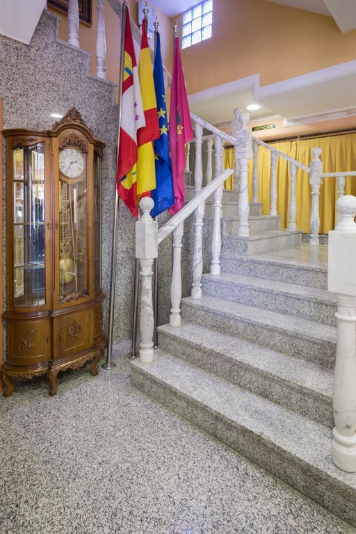 Hotel Real De Castilla 托尔德西拉斯 外观 照片