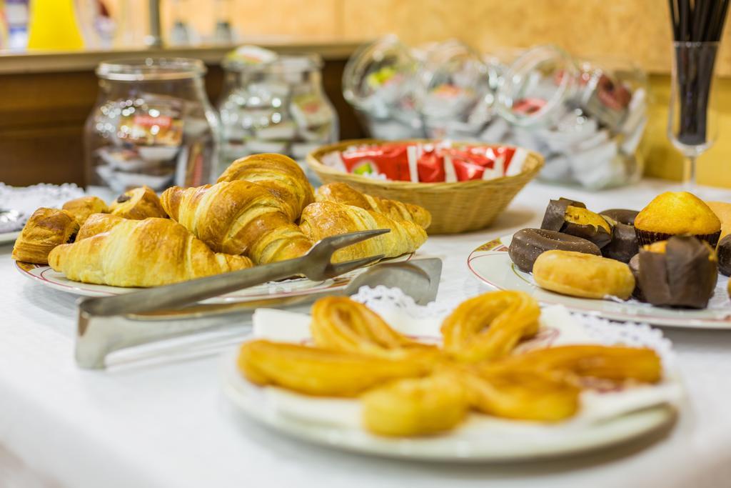 Hotel Real De Castilla 托尔德西拉斯 外观 照片