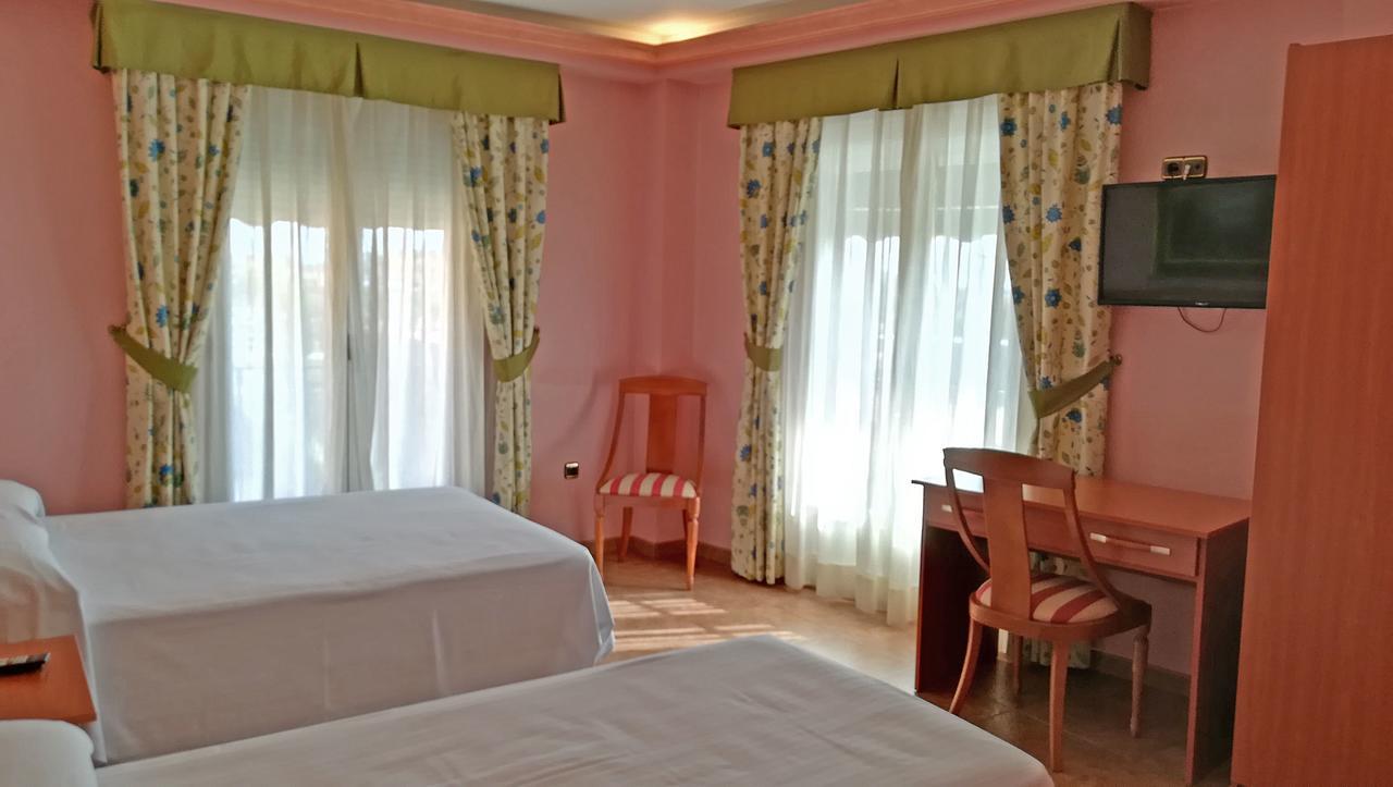 Hotel Real De Castilla 托尔德西拉斯 外观 照片