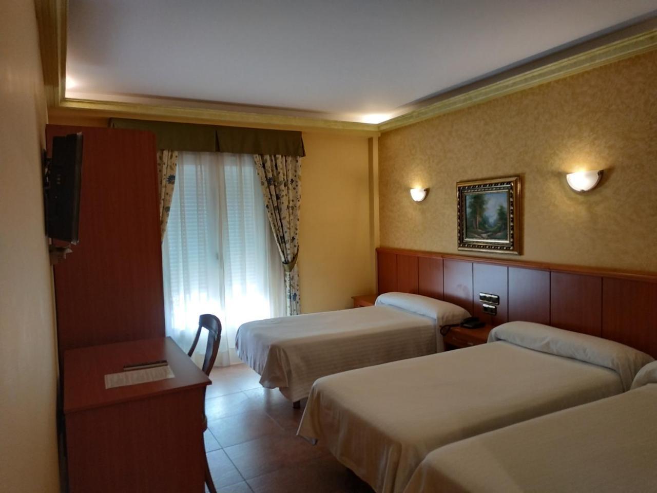 Hotel Real De Castilla 托尔德西拉斯 外观 照片