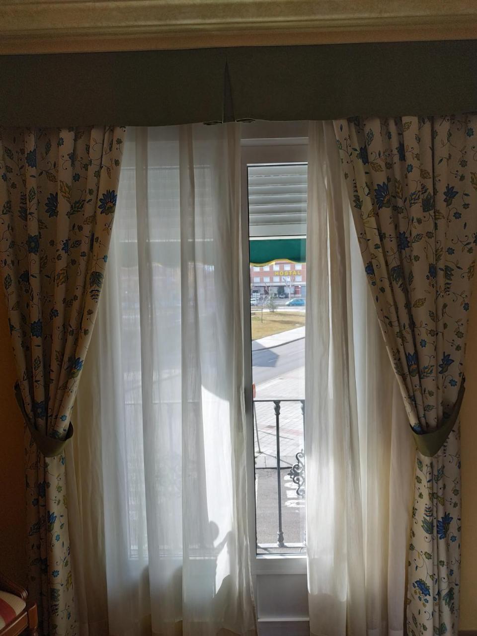 Hotel Real De Castilla 托尔德西拉斯 外观 照片