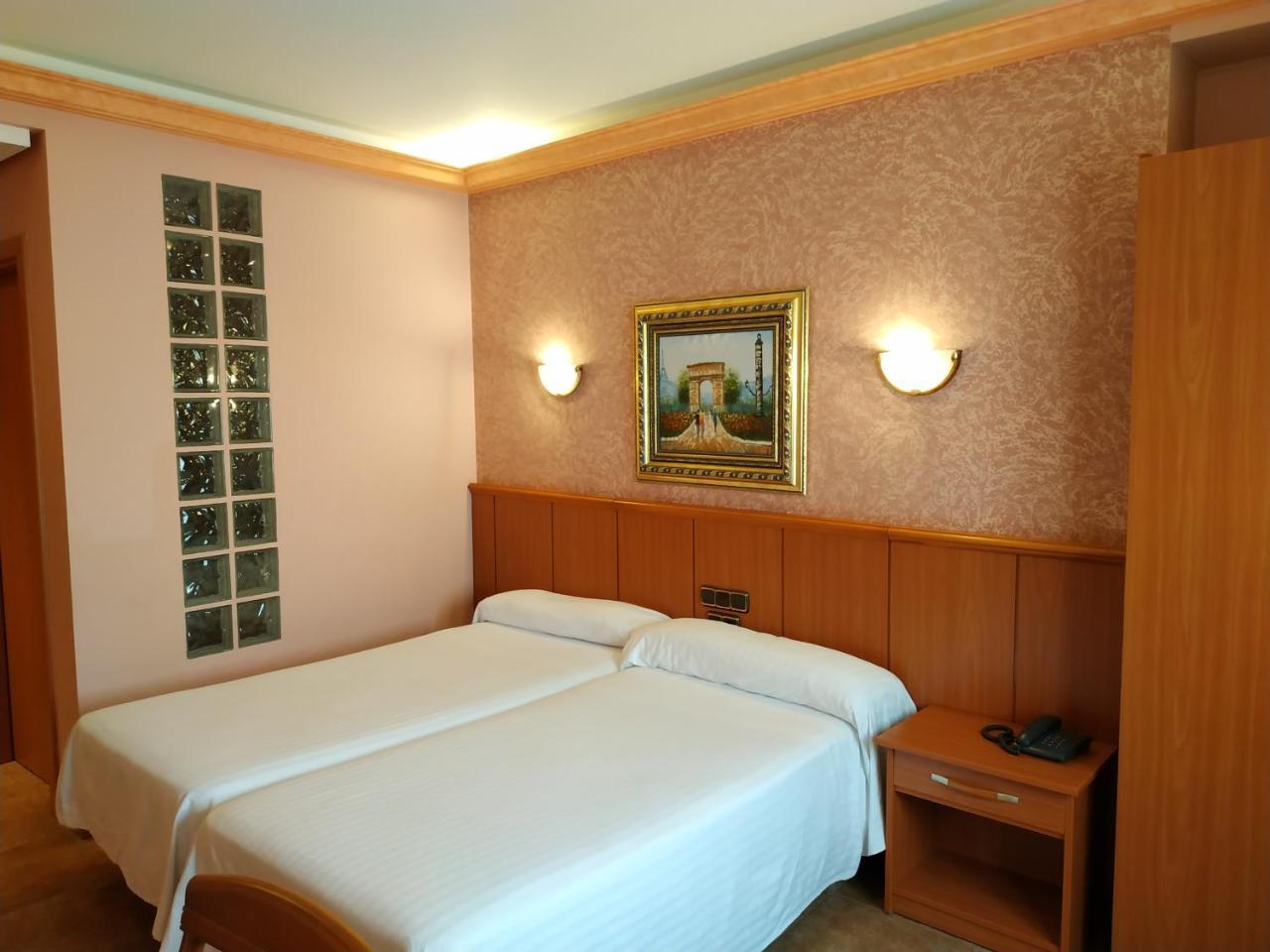 Hotel Real De Castilla 托尔德西拉斯 外观 照片